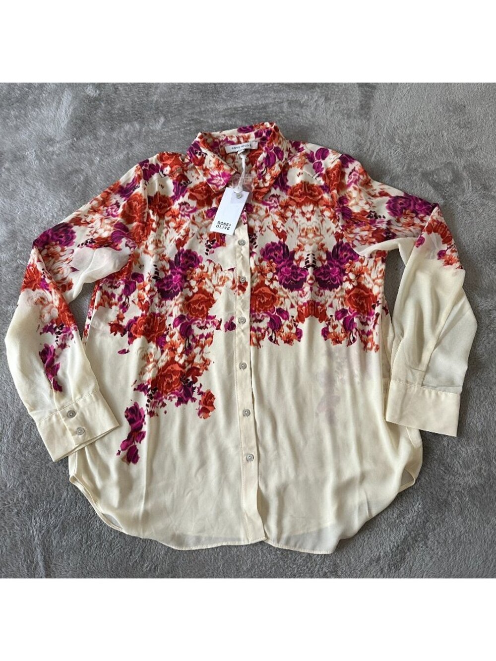 Rose + Olive Long Sleeve Button Up Blouse Women's MEDIUM Cream Floral